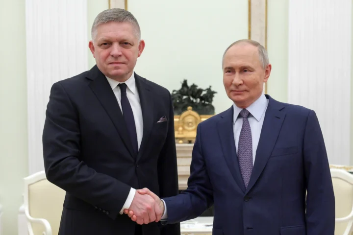 Президент России Владимир Путин и премьер-министр Словакии Роберт Фицо