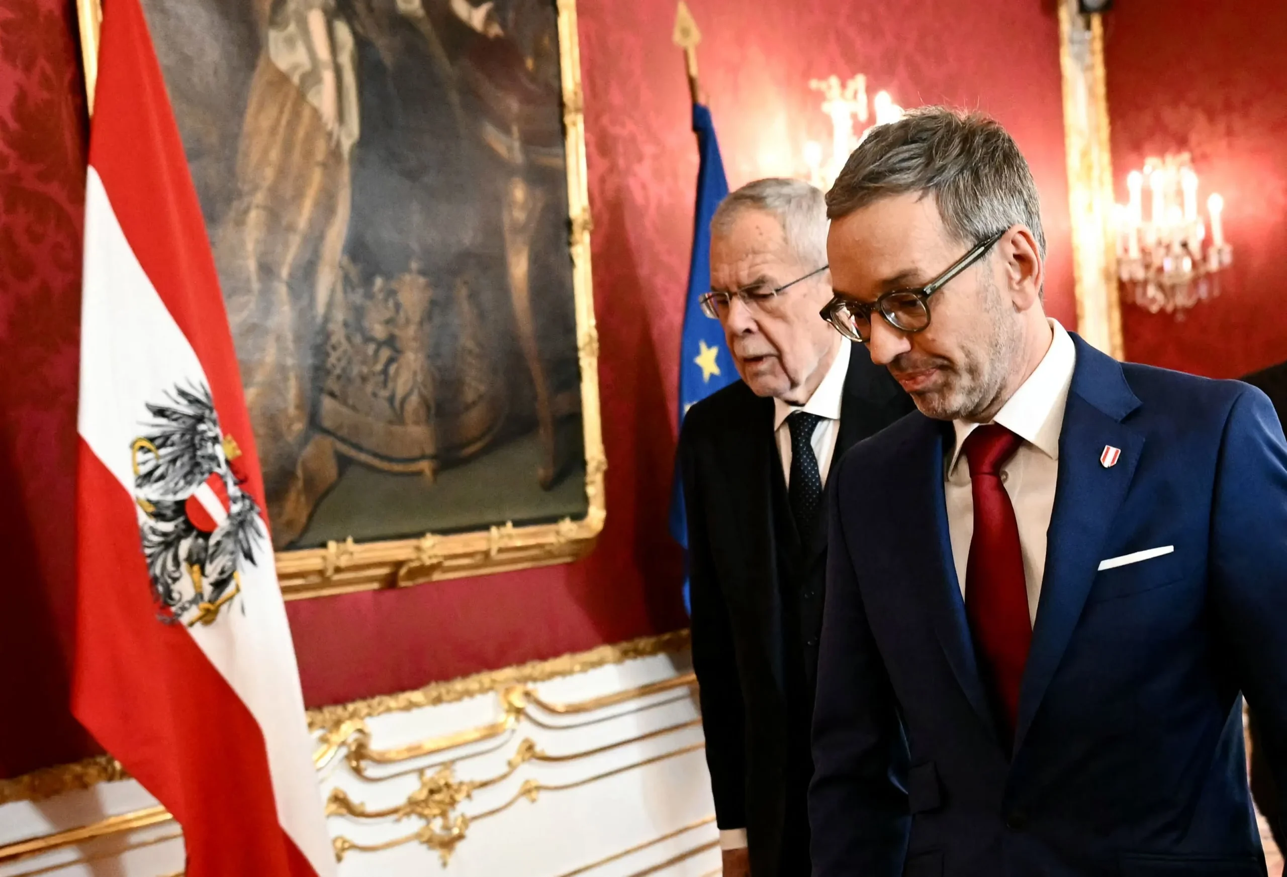 Alexander van der Bellen welcomes Herbert Kickl