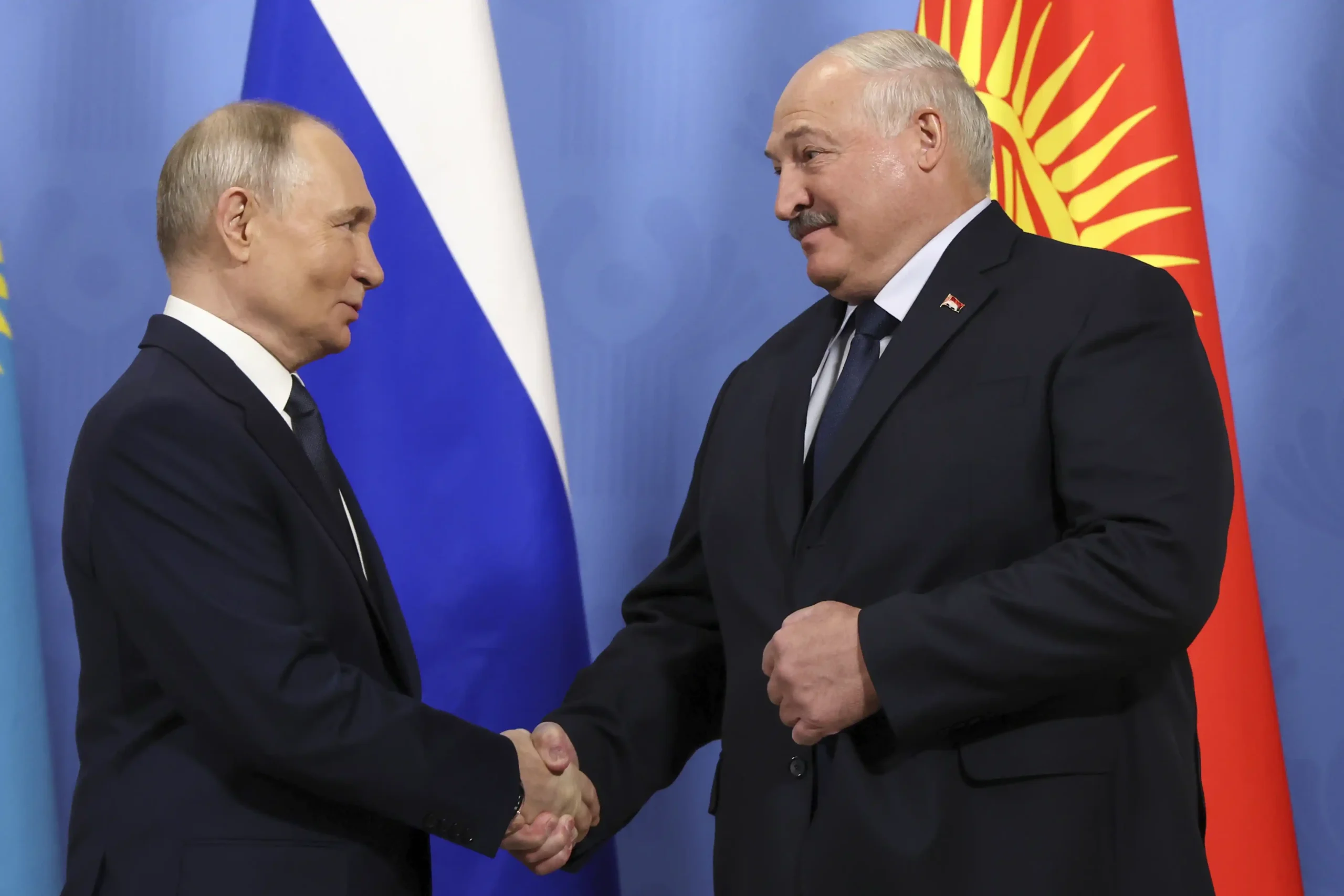 Russian President Vladimir Putin and Belarus' President Alexander Lukashenko