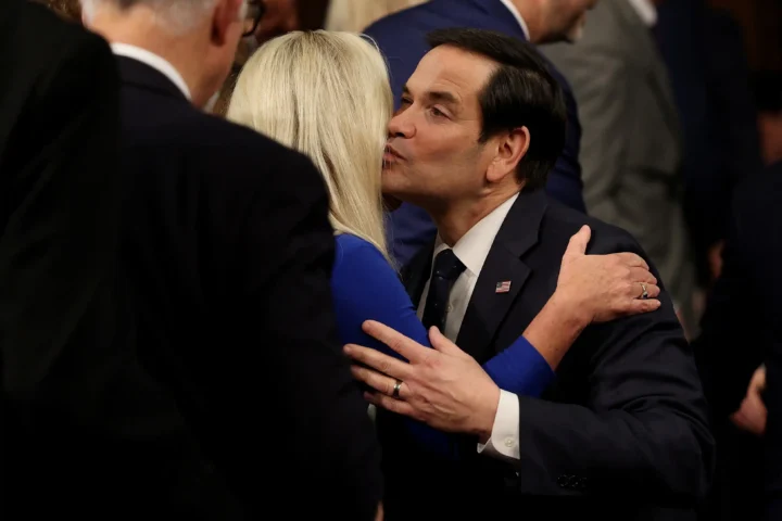 Marco Rubio kisses Marjorie Taylor Greene