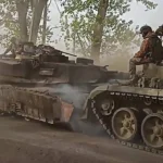 Российские военнослужащие эвакуируют американский танк «Абрамс»