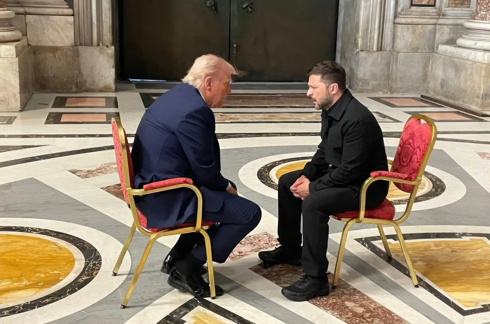 Трамп и Зеленский в Ватикане