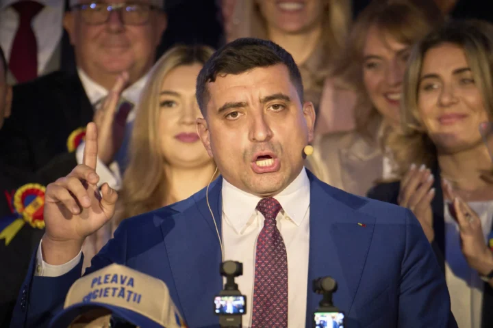 Джордж Симион общается со СМИ