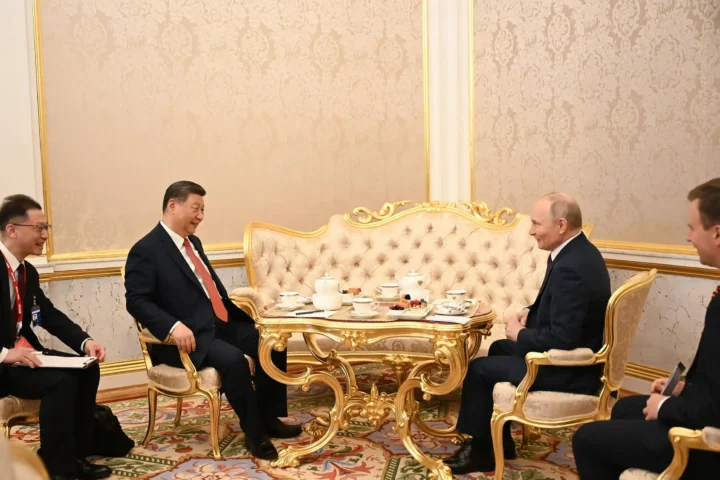 Председатель КНР Си Цзиньпин и президент России Владимир Путин