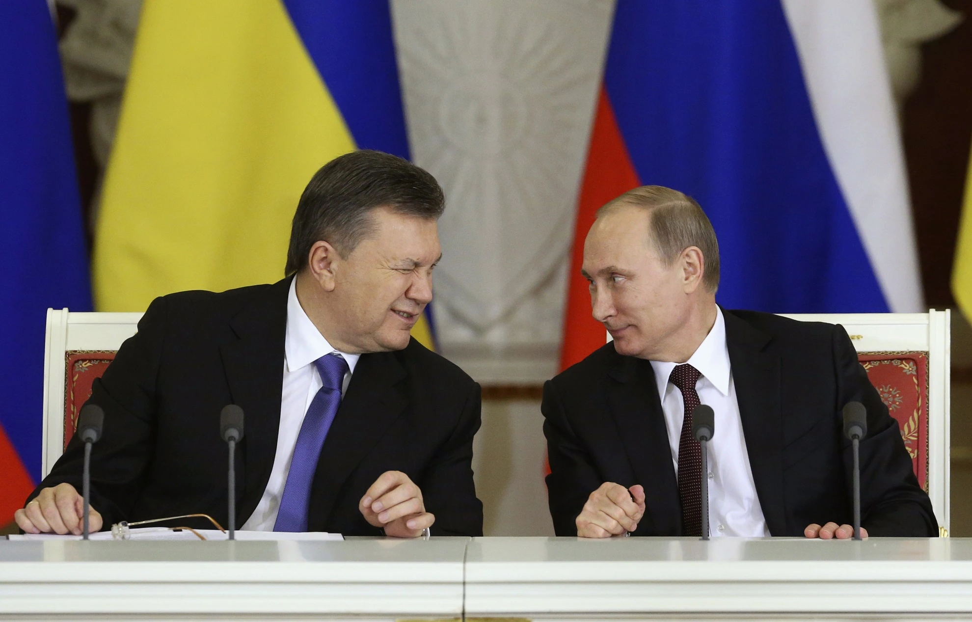 Viktor Yanukovich gives a wink to Vladimir Putin