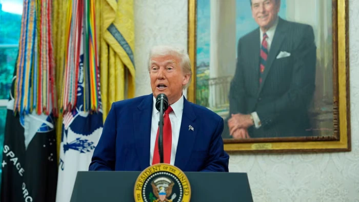 Трамп за кафедрой