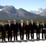 Лидеры G8 позируют фотографам