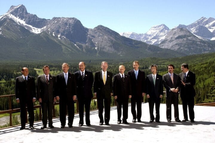 Лидеры G8 позируют фотографам