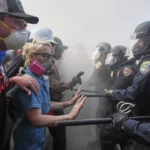 Протестующие и полиция