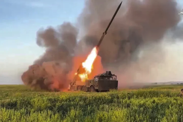 Российская самоходная реактивная система залпового огня