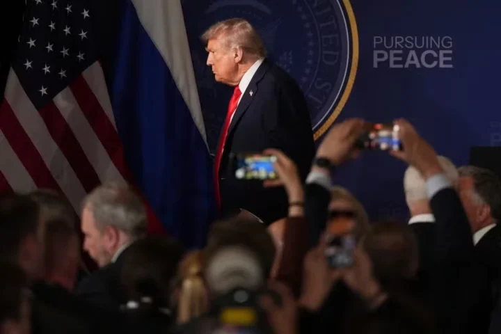 Дональд Трамп уходит