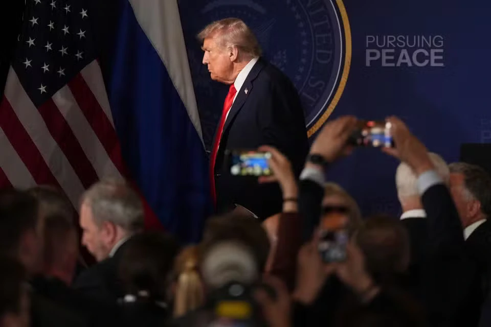 Дональд Трамп уходит