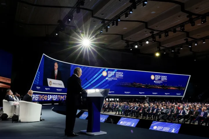 Президент России Владимир Путин выступает