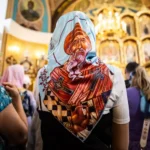 верующие молятся