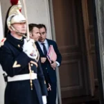 Эммануэль Макрон с Себастьяном Лекорню