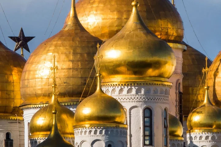 Золотые купола Благовещенского собора