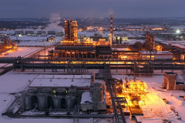 Нефтеперерабатывающий завод Лукойл