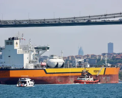 Нефтяной танкер «Роснефти»