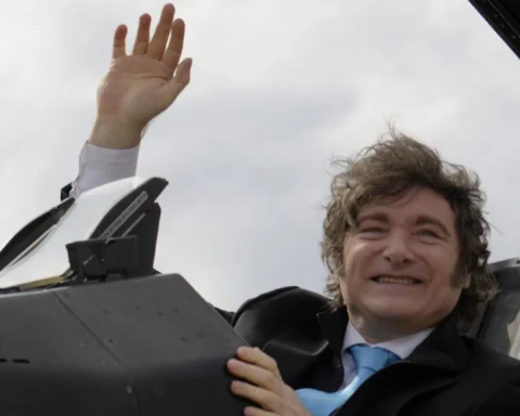 Хавьер Милей