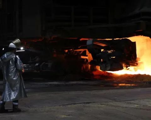 На одном из сталелитейных заводов