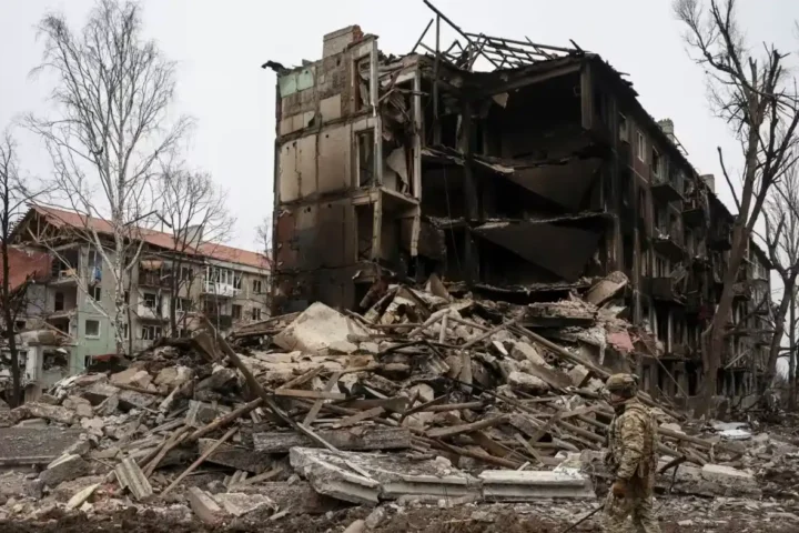 разрушенный дом