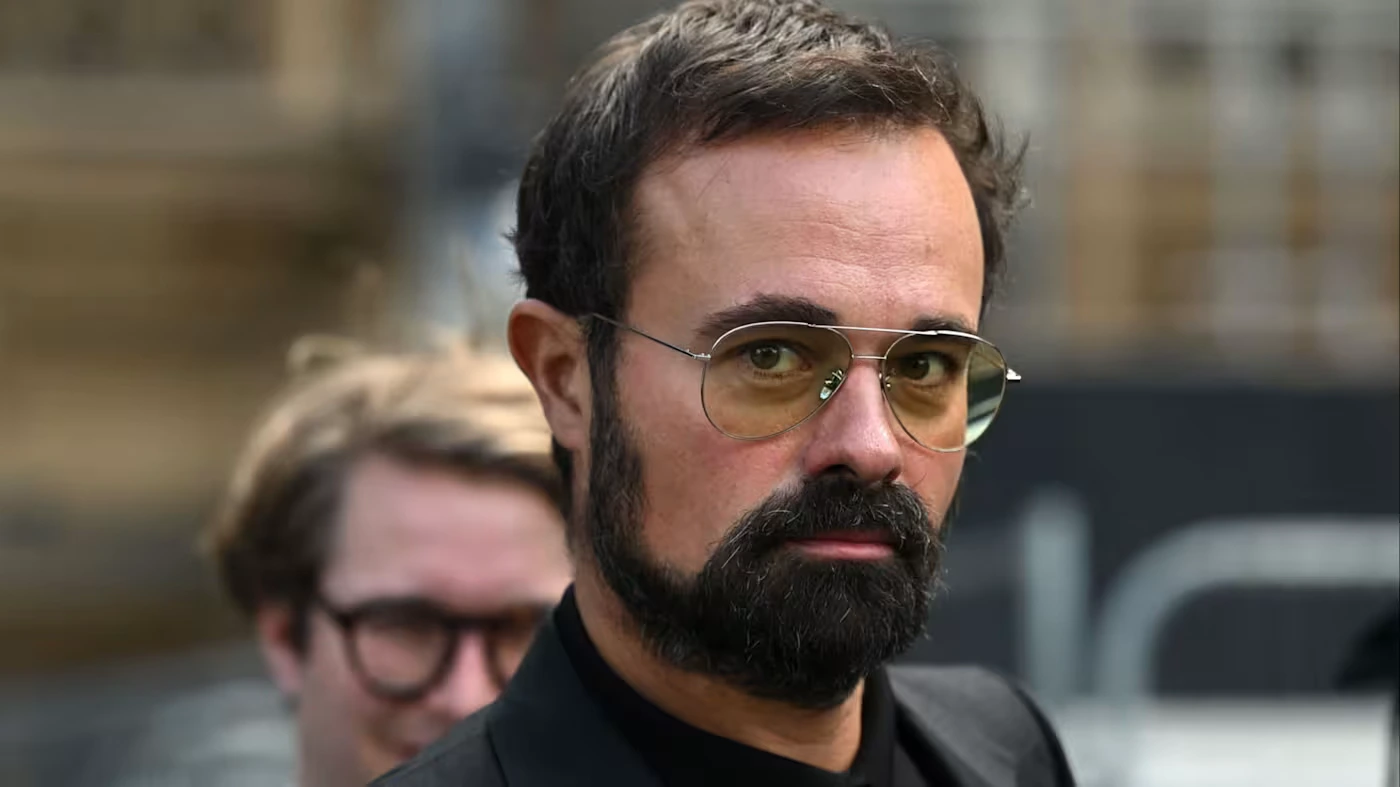 Евгений Лебедев