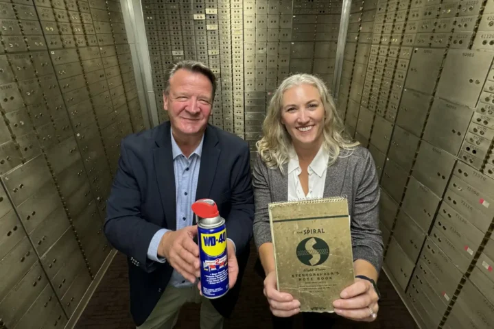 Стив Брасс и Сара Хайзер