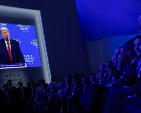 Трамп выступает