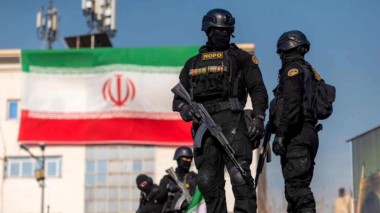 военные в Иране