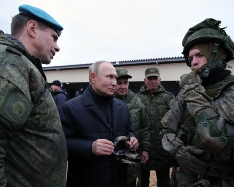 Путин и десантники