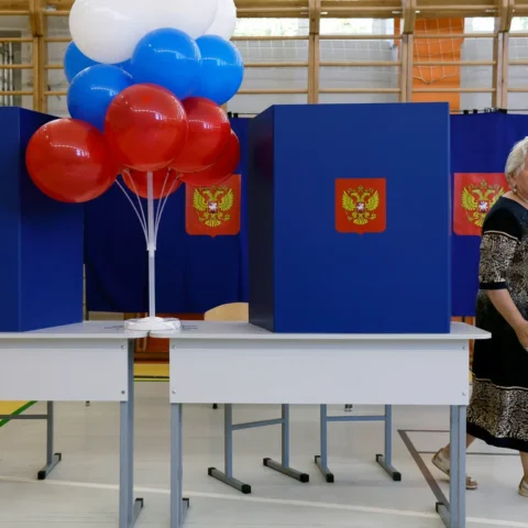 A woman votes
