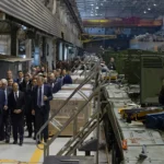 Дмитрий Медведев посещает танковый завод