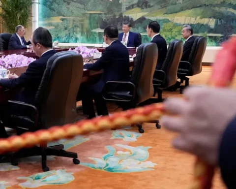 Лавров и Си