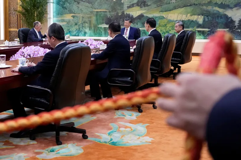 Лавров и Си