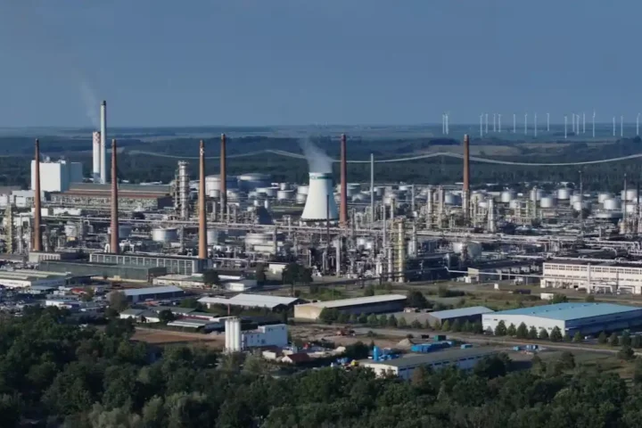 Нефтеперерабатывающий завод PCK