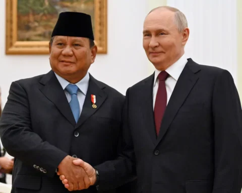 Владимир Путин и Прабово Субианто