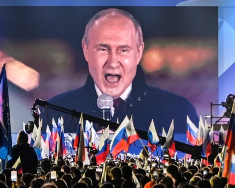 Владимир Путин на митинге