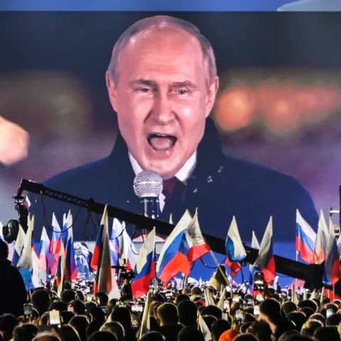 Владимир Путин на митинге