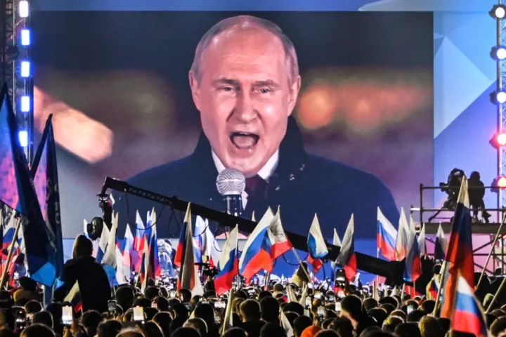 Владимир Путин на митинге