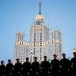 Russische Soldaten nehmen