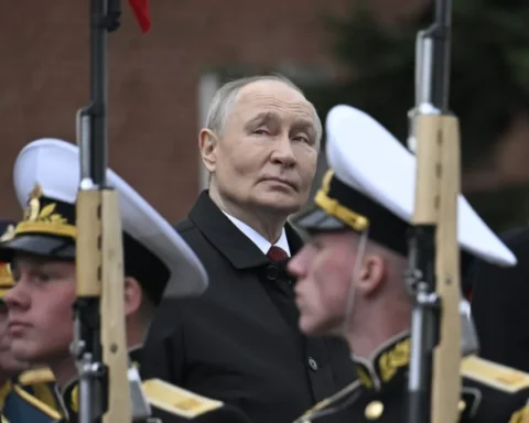 Владимир Путин присутствует на церемонии