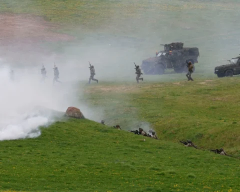 Военнослужащие